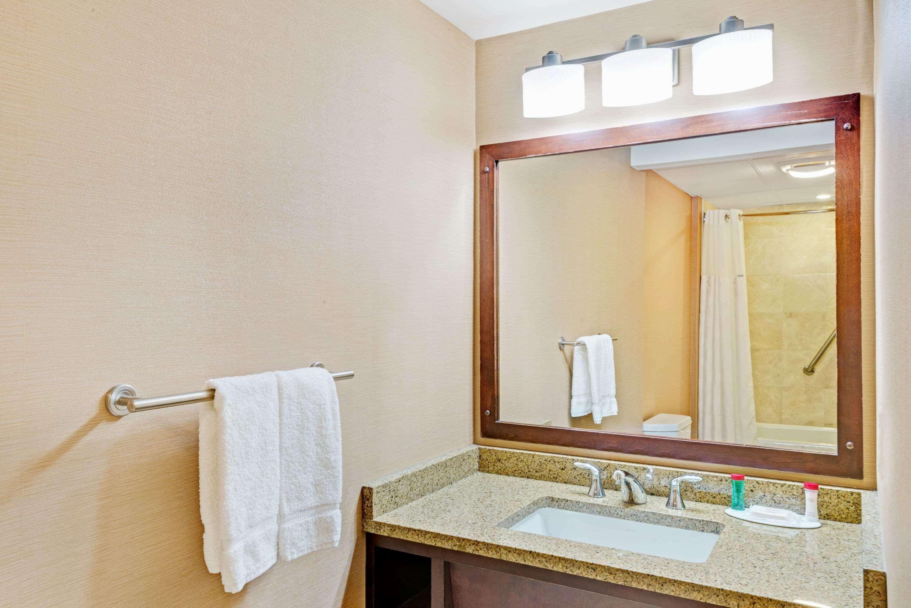 Ramada By Wyndham Seekonk Providence Area Eksteriør billede