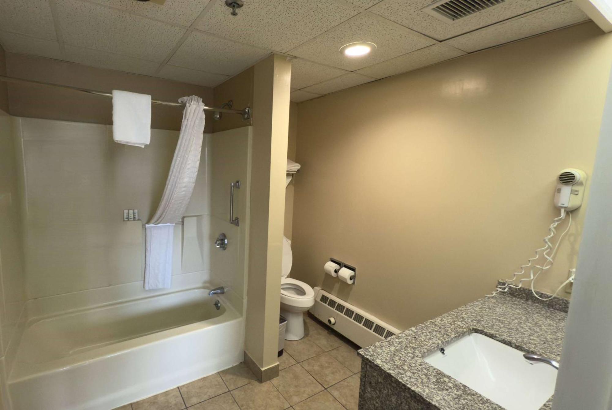 Ramada By Wyndham Seekonk Providence Area Eksteriør billede