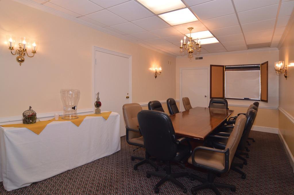 Ramada By Wyndham Seekonk Providence Area Eksteriør billede
