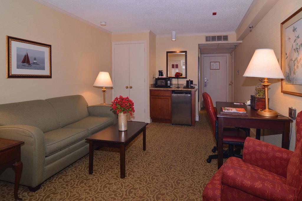 Ramada By Wyndham Seekonk Providence Area Eksteriør billede